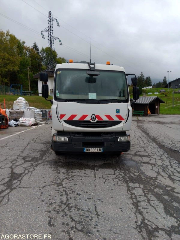BALAYEUSE de Voiries- RENAULT MIDLUM 220 DXI avec aspiratrice EUROVOIRIE - Підмітально-прибиральна машина: фото 1 BALAYEUSE de Voiries- RENAULT MIDLUM 220 DXI avec aspiratrice EUROVOIRIE - Підмітально-прибиральна машина: фото 1