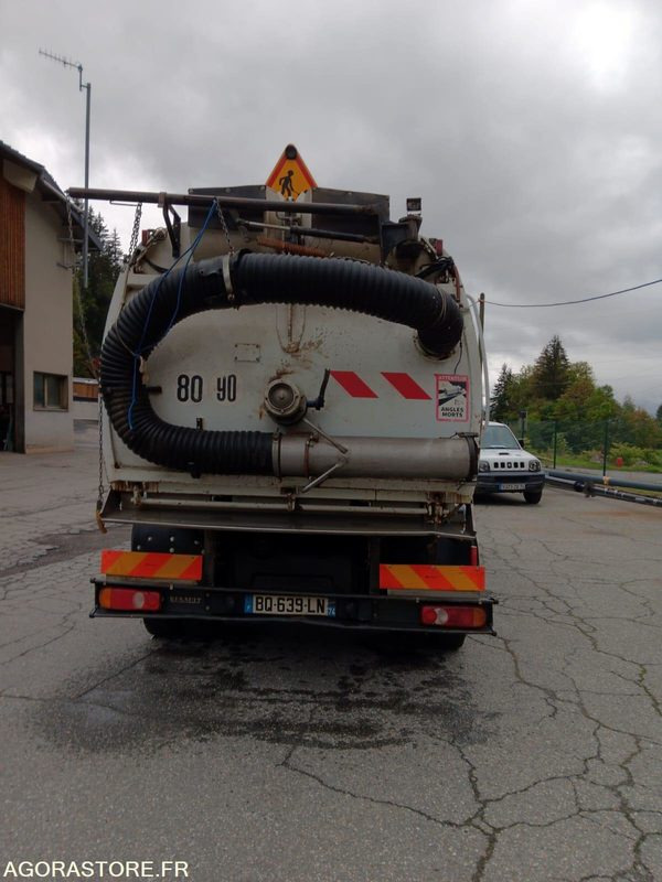 BALAYEUSE de Voiries- RENAULT MIDLUM 220 DXI avec aspiratrice EUROVOIRIE - Підмітально-прибиральна машина: фото 3 BALAYEUSE de Voiries- RENAULT MIDLUM 220 DXI avec aspiratrice EUROVOIRIE - Підмітально-прибиральна машина: фото 3