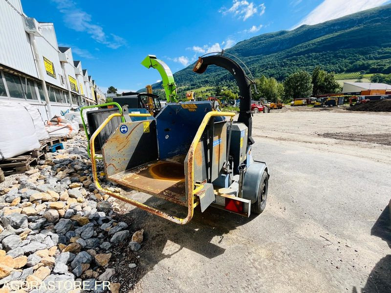 BROYEUR A BRANCHES ISEKI 150M - ANNÉE 2010 - Дробарка для лісництва: фото 4 BROYEUR A BRANCHES ISEKI 150M - ANNÉE 2010 - Дробарка для лісництва: фото 4