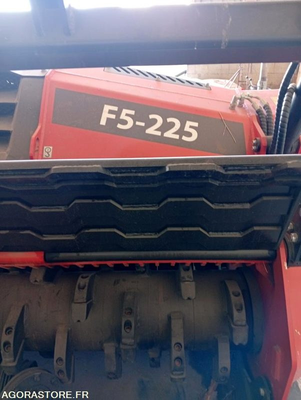 BROYEUR FORESTIER REMET CNC F5-225 - Лісовий мульчер: фото 4 BROYEUR FORESTIER REMET CNC F5-225 - Лісовий мульчер: фото 4