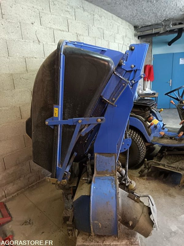 Bac de ramassage ISEKI - Техніка для саду та городу: фото 2 Bac de ramassage ISEKI - Техніка для саду та городу: фото 2