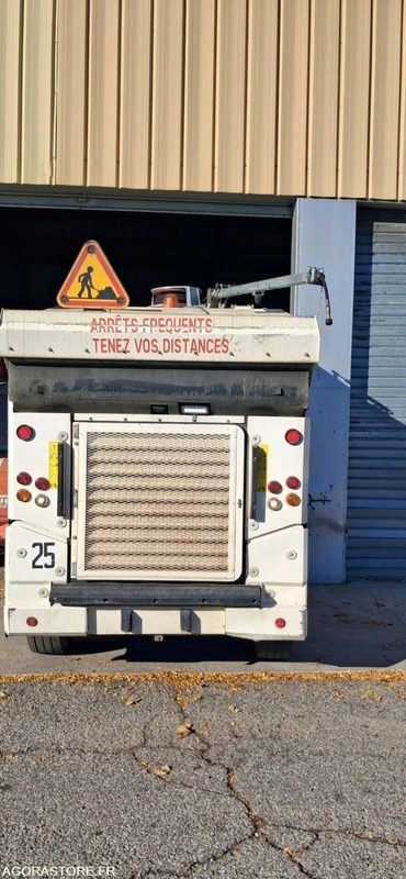 Balayeuse Euroclean Sicas modèle Millennium " New Generation" - Підмітально-прибиральна машина: фото 4 Balayeuse Euroclean Sicas modèle Millennium " New Generation" - Підмітально-прибиральна машина: фото 4