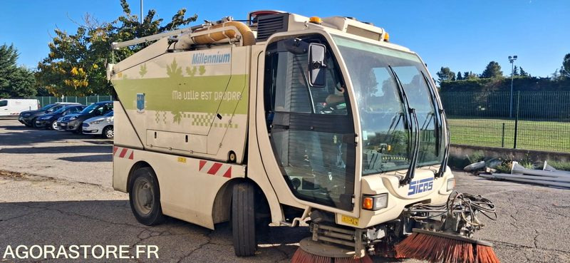 Balayeuse Euroclean Sicas modèle Millennium " New Generation" - Підмітально-прибиральна машина: фото 1 Balayeuse Euroclean Sicas modèle Millennium " New Generation" - Підмітально-прибиральна машина: фото 1