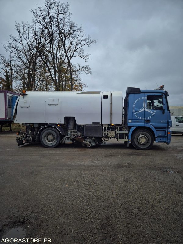 Balayeuse Eurovoirie Optifant 70 TA THP - 2012 - 242 000 heures - Підмітально-прибиральна машина: фото 1 Balayeuse Eurovoirie Optifant 70 TA THP - 2012 - 242 000 heures - Підмітально-прибиральна машина: фото 1