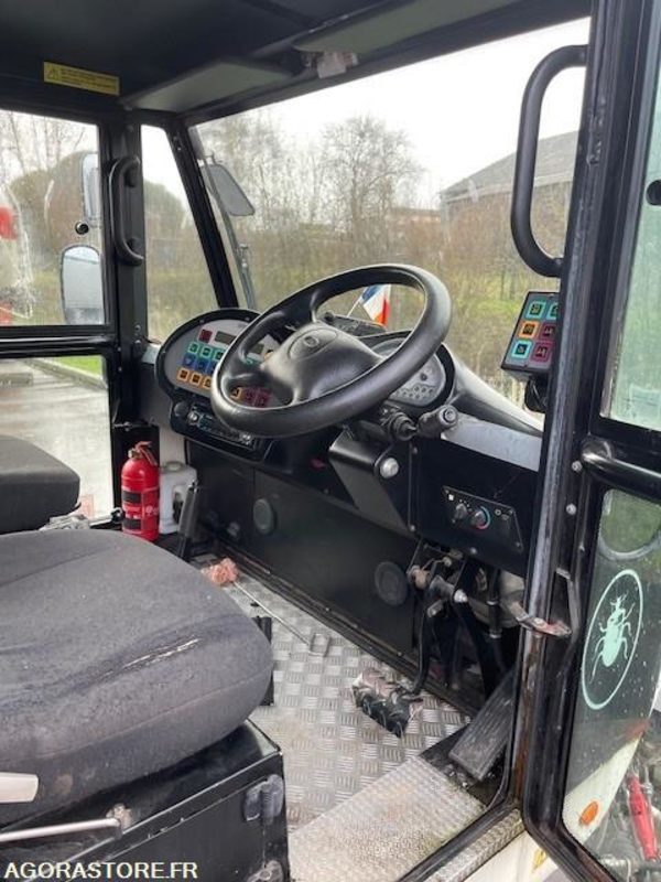 Balayeuse Scarab Minor Euro 5 - 7550 heures et 41016km - 2011 - Підмітально-прибиральна машина: фото 3 Balayeuse Scarab Minor Euro 5 - 7550 heures et 41016km - 2011 - Підмітально-прибиральна машина: фото 3