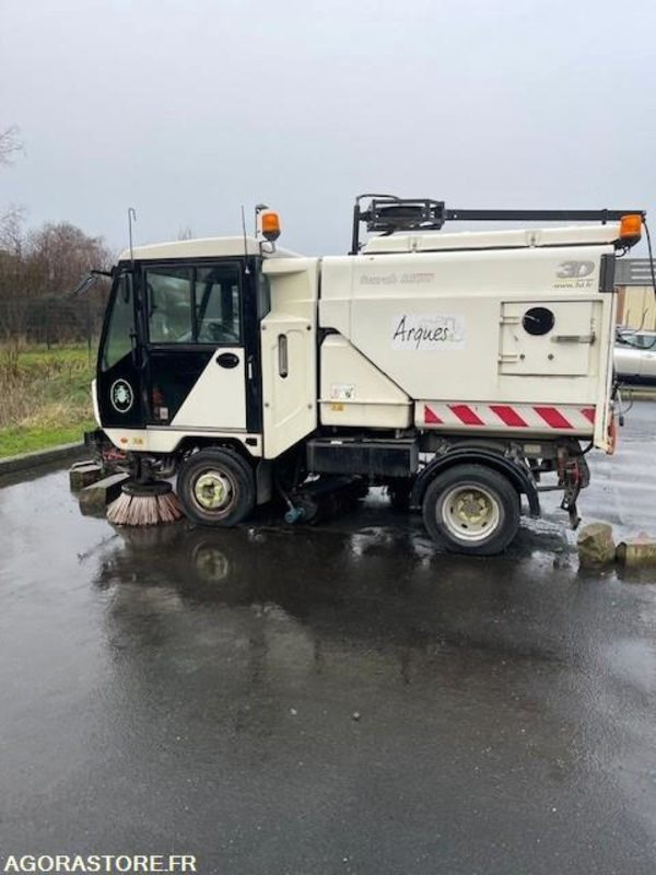 Balayeuse Scarab Minor Euro 5 - 7550 heures et 41016km - 2011 - Підмітально-прибиральна машина: фото 4 Balayeuse Scarab Minor Euro 5 - 7550 heures et 41016km - 2011 - Підмітально-прибиральна машина: фото 4