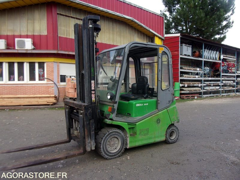 CHARIOT ÉLÉVATEUR 3 TONNES POSITIONNEUR DE FOURCHES ELECTRIQUE CESAB - Електронавантажувач: фото 2 CHARIOT ÉLÉVATEUR 3 TONNES POSITIONNEUR DE FOURCHES ELECTRIQUE CESAB - Електронавантажувач: фото 2
