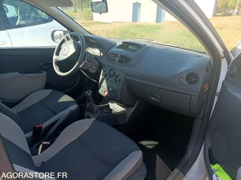 CLIO III 2010 2 places - Легковий автомобіль: фото 3 CLIO III 2010 2 places - Легковий автомобіль: фото 3