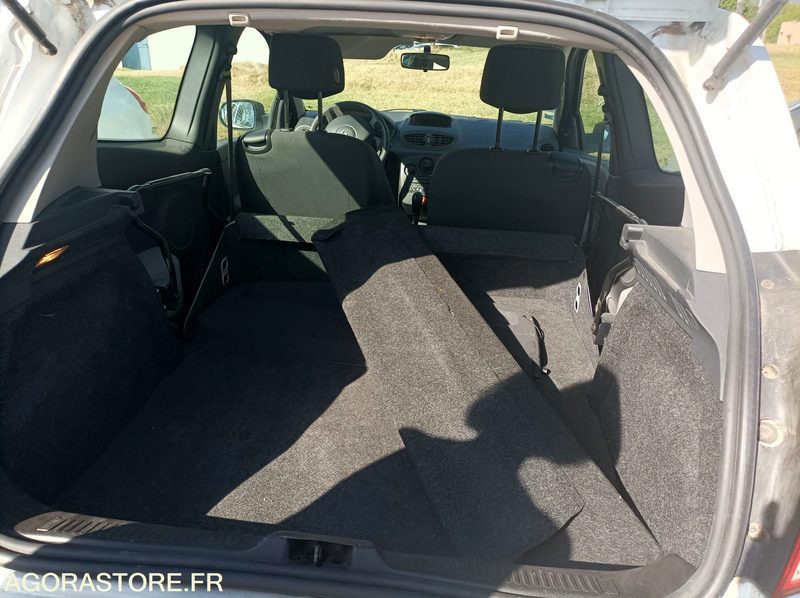 CLIO III 2010 2 places - Легковий автомобіль: фото 4 CLIO III 2010 2 places - Легковий автомобіль: фото 4