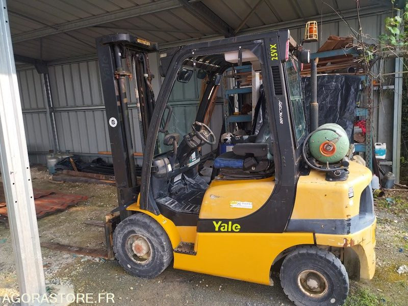 Chariot Élévateur YALE GLP25VX (2007) - Pour Pièces ou Réparation - Газовий навантажувач: фото 1 Chariot Élévateur YALE GLP25VX (2007) - Pour Pièces ou Réparation - Газовий навантажувач: фото 1