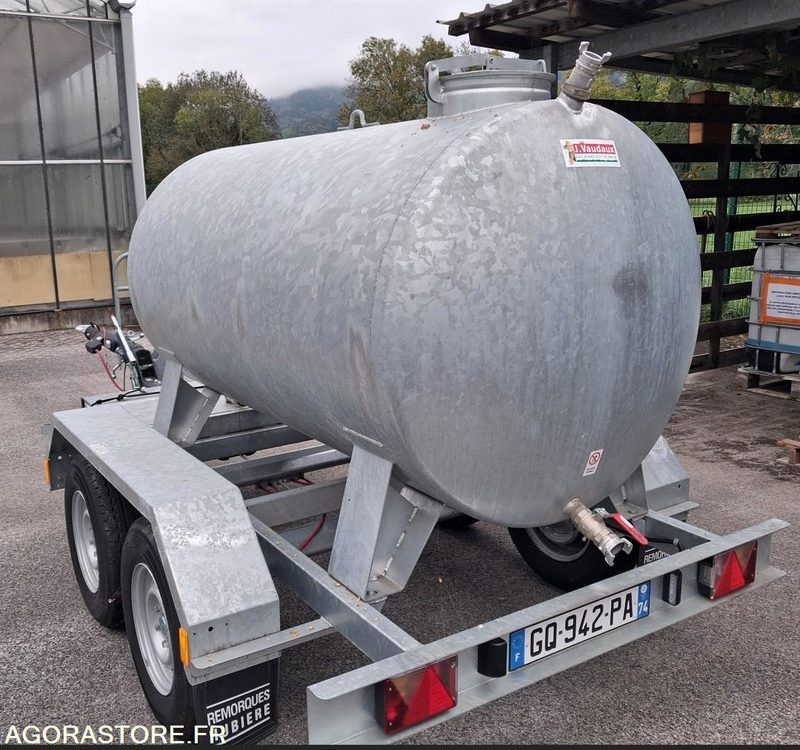 Citerne à eau 2000 litres sur remorque - Техніка для саду та городу: фото 2 Citerne à eau 2000 litres sur remorque - Техніка для саду та городу: фото 2