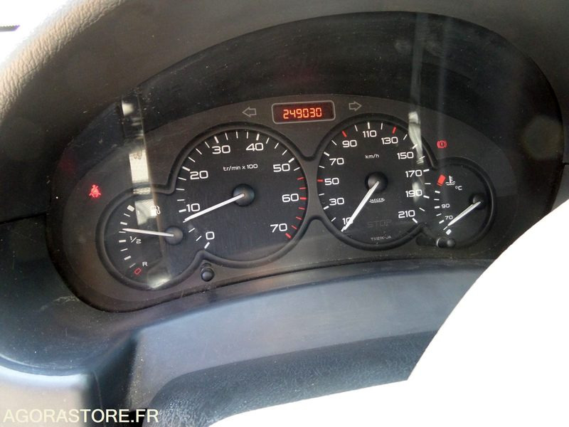 Citroën berlingo 1.6hdi - 249.030km - 2008 (4883KM46) - Легковий фургон: фото 5 Citroën berlingo 1.6hdi - 249.030km - 2008 (4883KM46) - Легковий фургон: фото 5