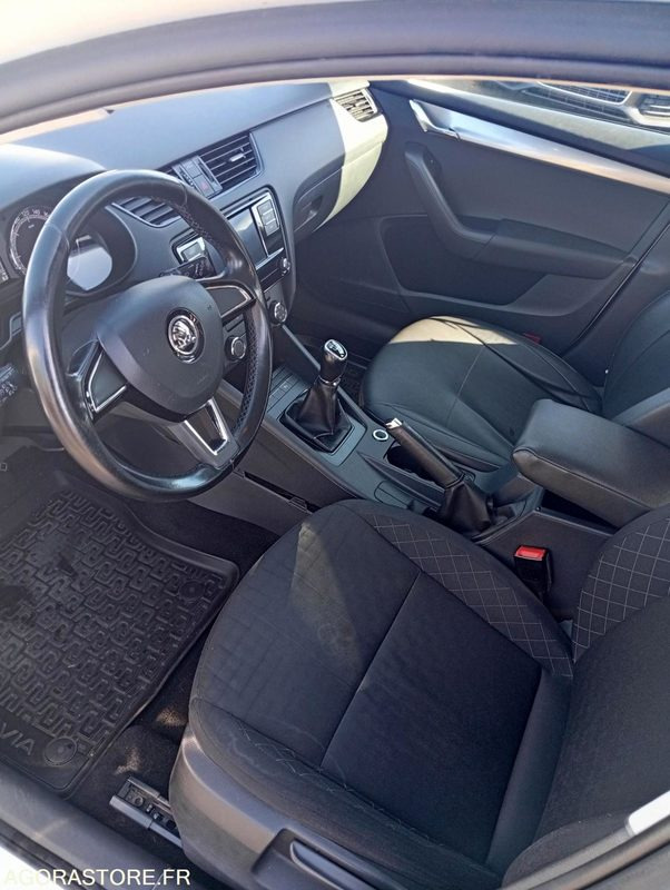 EY-523-LF - Roulant - SKODA OCTAVIA - VP - 384 000 Kms - Легковий автомобіль: фото 5 EY-523-LF - Roulant - SKODA OCTAVIA - VP - 384 000 Kms - Легковий автомобіль: фото 5