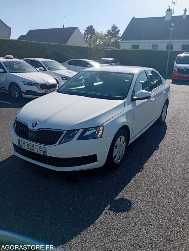 EY-523-LF - Roulant - SKODA OCTAVIA - VP - 384 000 Kms - Легковий автомобіль: фото 1 EY-523-LF - Roulant - SKODA OCTAVIA - VP - 384 000 Kms - Легковий автомобіль: фото 1