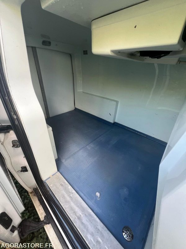 FIAT- SCUDO - 2015 - 350 000 KM - FRIGORIFIQUE MULTI TEMPERATURE - Фургон-рефрижератор: фото 4 FIAT- SCUDO - 2015 - 350 000 KM - FRIGORIFIQUE MULTI TEMPERATURE - Фургон-рефрижератор: фото 4