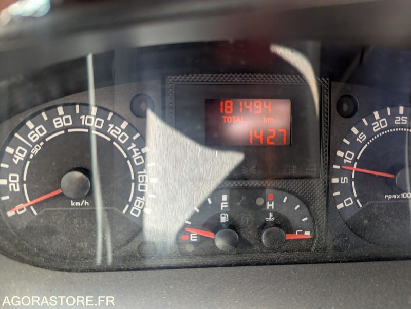 FOURGON IVECO 35C18 - 2008 - 182 000 KM - Суцільнометалевий фургон: фото 4 FOURGON IVECO 35C18 - 2008 - 182 000 KM - Суцільнометалевий фургон: фото 4