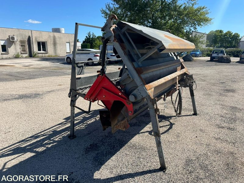 GRAVILLONNEUR ROLA 450 MAUGUIN D'OCCASION - Асфальтоукладальна машина: фото 4 GRAVILLONNEUR ROLA 450 MAUGUIN D'OCCASION - Асфальтоукладальна машина: фото 4