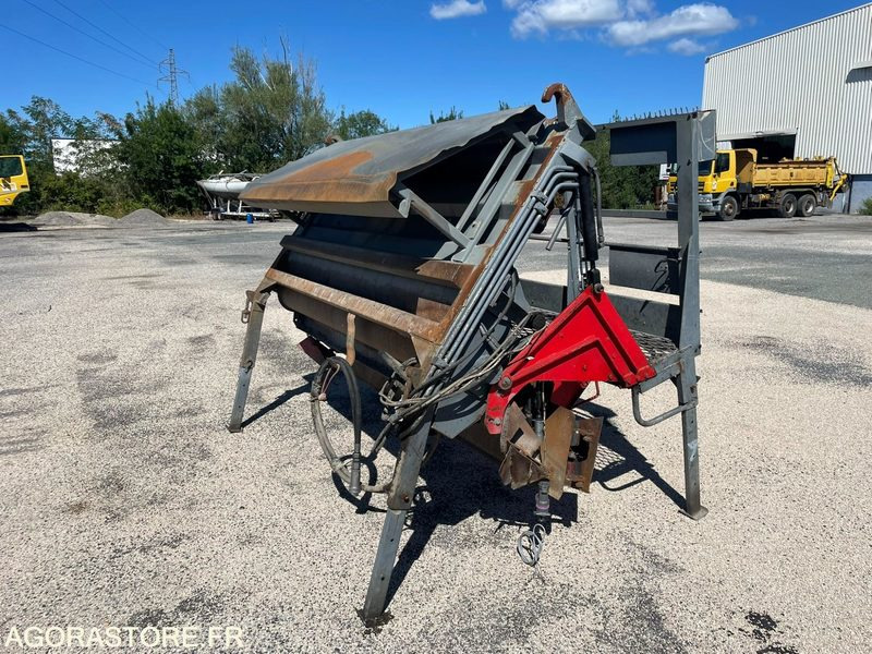 GRAVILLONNEUR ROLA 450 MAUGUIN D'OCCASION - Асфальтоукладальна машина: фото 5 GRAVILLONNEUR ROLA 450 MAUGUIN D'OCCASION - Асфальтоукладальна машина: фото 5