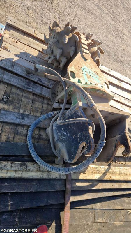 Fraise pour pelle 20t - Комунальна/ Спеціальна техніка: фото 2 Fraise pour pelle 20t - Комунальна/ Спеціальна техніка: фото 2