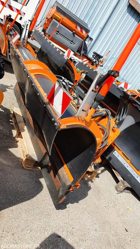 LAME BI RACLAGE TYPE LRB 24.80G VILLETON 2007 - Відвал для снігу: фото 1 LAME BI RACLAGE TYPE LRB 24.80G VILLETON 2007 - Відвал для снігу: фото 1
