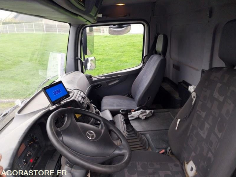 MERCEDES AXOR 1828N - 2002 / 578 610 KM - Вантажівка шасі: фото 4 MERCEDES AXOR 1828N - 2002 / 578 610 KM - Вантажівка шасі: фото 4