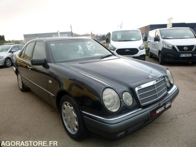 MERCEDES classe E 420 v8 W210 - 1996 - immatriculation espagnole vente pour pro - Легковий автомобіль: фото 1 MERCEDES classe E 420 v8 W210 - 1996 - immatriculation espagnole vente pour pro - Легковий автомобіль: фото 1