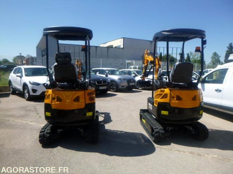 MINIPELLE 1T8 MOTEUR 3 CYLINDRES KUBOTA - Екскаватор: фото 2 MINIPELLE 1T8 MOTEUR 3 CYLINDRES KUBOTA - Екскаватор: фото 2