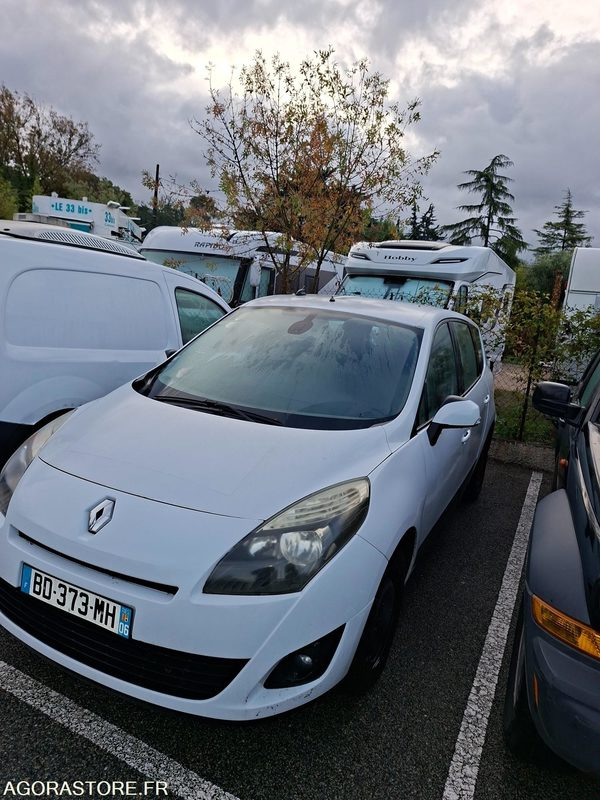 Megane Scenic - Легковий автомобіль: фото 2 Megane Scenic - Легковий автомобіль: фото 2