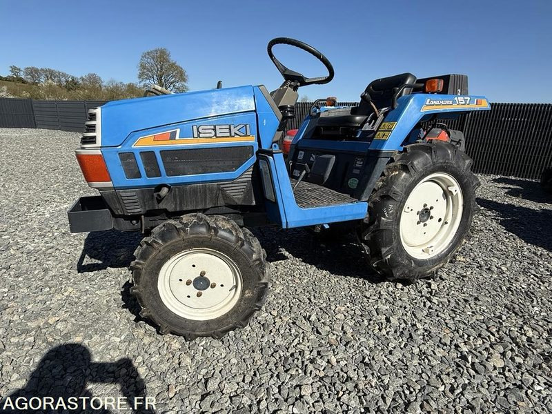 Micro tracteur iseki 157 , 16CV 4x4 3 cylindres , direction assistée - Трактор: фото 1 Micro tracteur iseki 157 , 16CV 4x4 3 cylindres , direction assistée - Трактор: фото 1