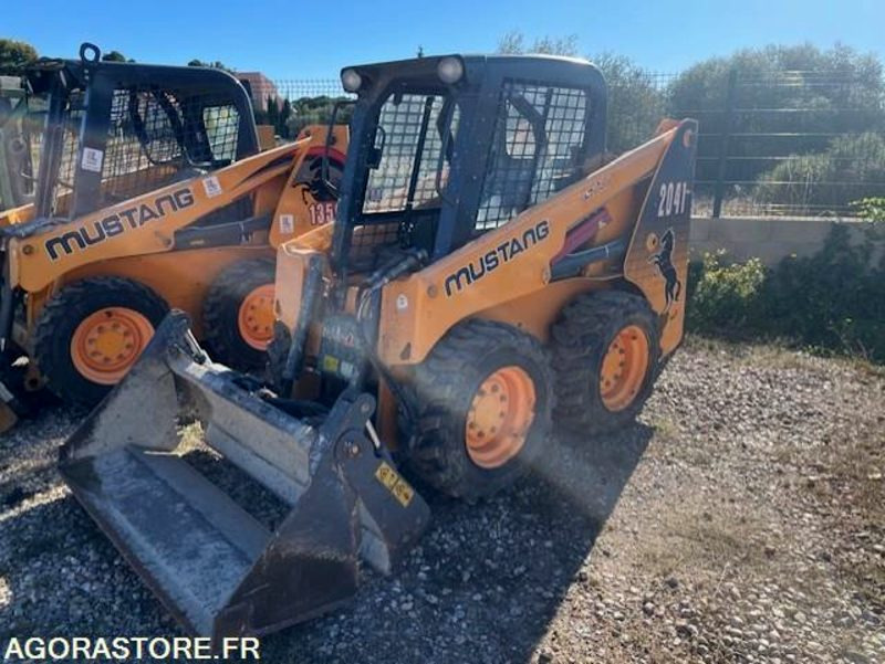 Mini chargeur à pneu Mustang SL2041 - Навантажувач: фото 1 Mini chargeur à pneu Mustang SL2041 - Навантажувач: фото 1