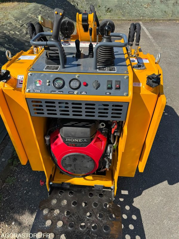 Mini chargeuse porte outils à chenilles moteur Honda 22CV. - Гусеничний міні-навантажувач: фото 3 Mini chargeuse porte outils à chenilles moteur Honda 22CV. - Гусеничний міні-навантажувач: фото 3
