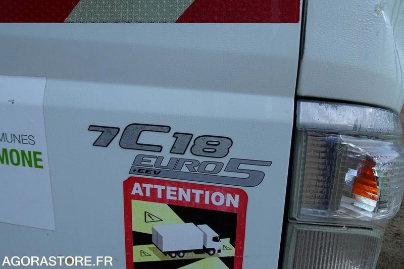 Mitsubishi Fuso - Сміттєвози: фото 3 Mitsubishi Fuso - Сміттєвози: фото 3