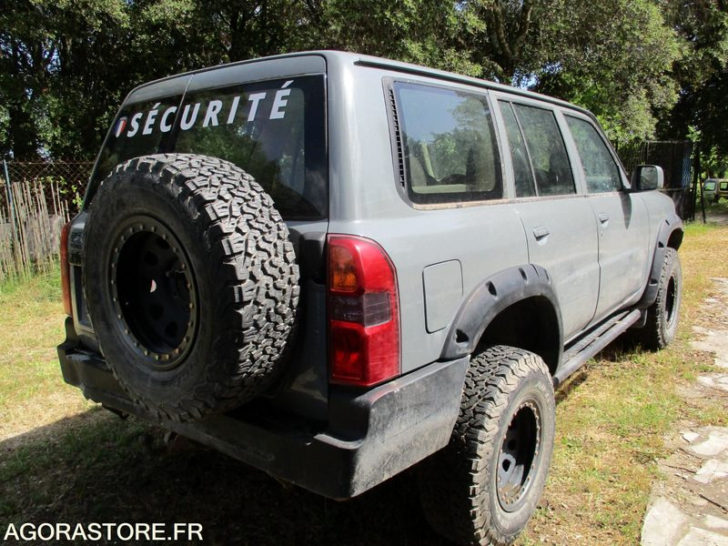 Позашляховик Nissan Patrol Y61 Station Wagon moteur 6 cylindres 4.2 Turbo Diesel 160cv BM5: фото 6