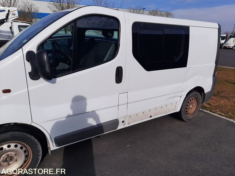 OPEL VIVARO - 2011 - 112 800KM - Суцільнометалевий фургон: фото 3 OPEL VIVARO - 2011 - 112 800KM - Суцільнометалевий фургон: фото 3