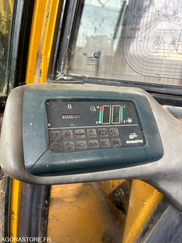 PELLE KOMATSU / 0333018 H / 2004 - Екскаватор: фото 5 PELLE KOMATSU / 0333018 H / 2004 - Екскаватор: фото 5