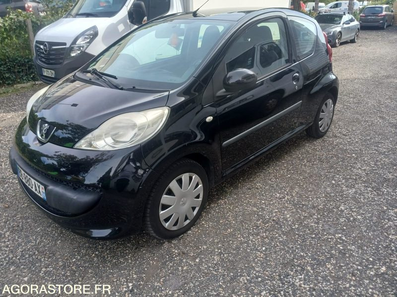 PEUGEOT 107 3 Portes 1.0 i 12V 68cv (boîte auto) 2008 181197km - Легковий автомобіль: фото 1 PEUGEOT 107 3 Portes 1.0 i 12V 68cv (boîte auto) 2008 181197km - Легковий автомобіль: фото 1