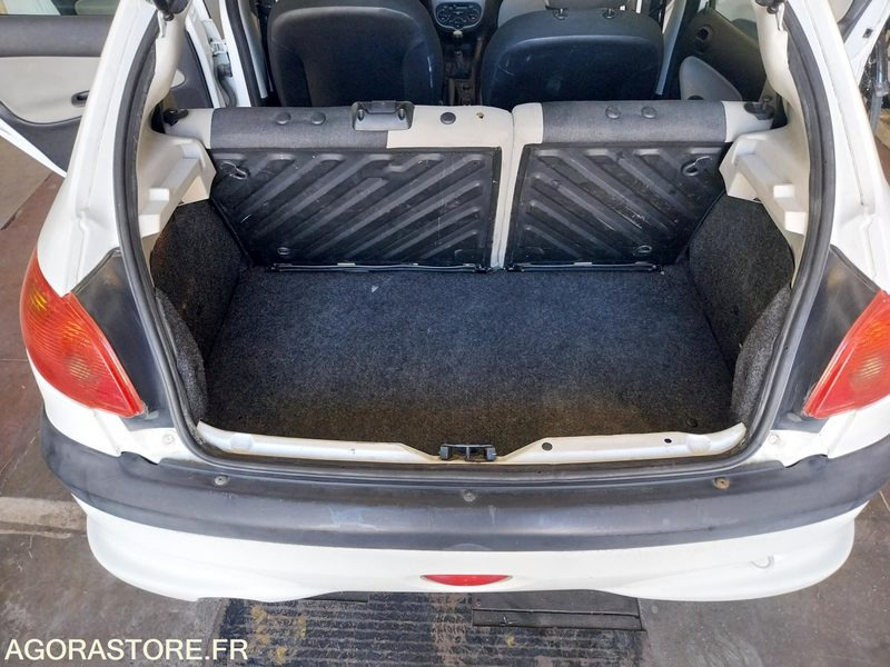 PEUGEOT 206 101700kms - 2005 - Легковий автомобіль: фото 4 PEUGEOT 206 101700kms - 2005 - Легковий автомобіль: фото 4