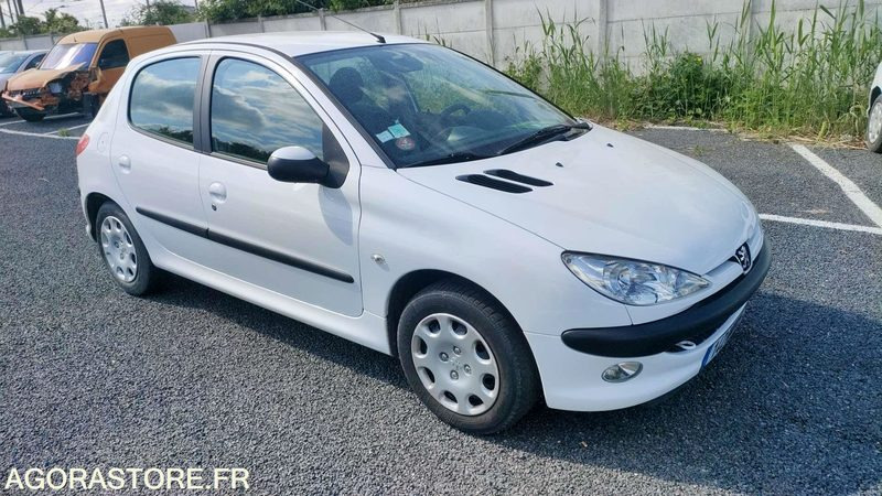 PEUGEOT 206 - 2005 - 142613kms - Легковий автомобіль: фото 3 PEUGEOT 206 - 2005 - 142613kms - Легковий автомобіль: фото 3