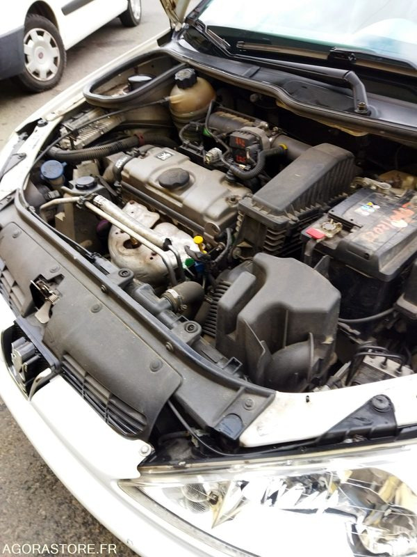 PEUGEOT 206 ESSENCE - Легковий автомобіль: фото 3 PEUGEOT 206 ESSENCE - Легковий автомобіль: фото 3