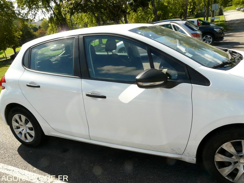 PEUGEOT 208 DX201CZ - Легковий автомобіль: фото 2 PEUGEOT 208 DX201CZ - Легковий автомобіль: фото 2