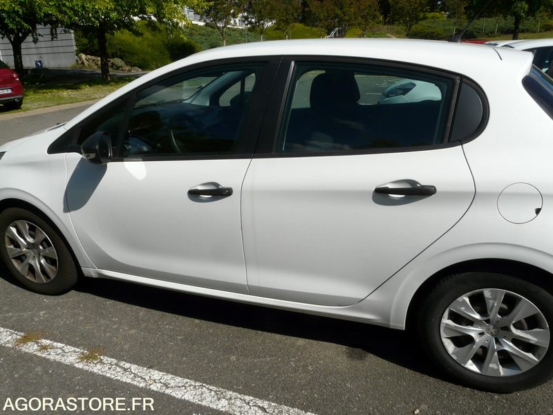 PEUGEOT 208 DX201CZ - Легковий автомобіль: фото 4 PEUGEOT 208 DX201CZ - Легковий автомобіль: фото 4