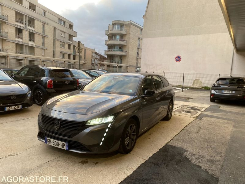 PEUGEOT 308 III (P5) SW 1.5 BlueHDi 16V EAT8 S&S 130 Boîte automatique PAS TVA - Універсал: фото 1 PEUGEOT 308 III (P5) SW 1.5 BlueHDi 16V EAT8 S&S 130 Boîte automatique PAS TVA - Універсал: фото 1