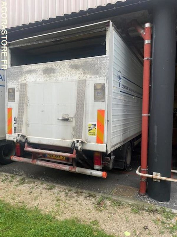 POID LOURD IVECO - Вантажівка з закритим кузовом: фото 2 POID LOURD IVECO - Вантажівка з закритим кузовом: фото 2