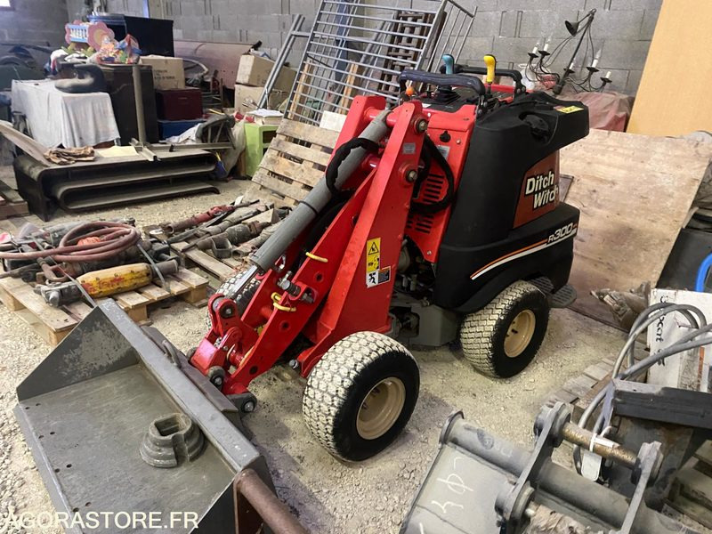 PORTE-OUTILS DITCH WITCH ZAHN R300 - Навантажувач: фото 1 PORTE-OUTILS DITCH WITCH ZAHN R300 - Навантажувач: фото 1