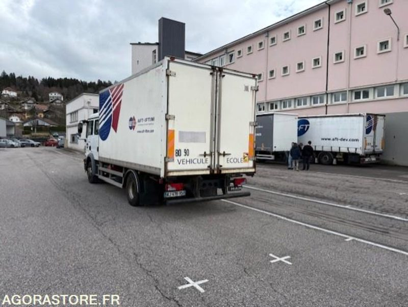 PORTEUR ROUTIER - MAN TGM 250 - Ex Véhicule Ecole - Parc 3804 - Вантажівка з закритим кузовом: фото 3 PORTEUR ROUTIER - MAN TGM 250 - Ex Véhicule Ecole - Parc 3804 - Вантажівка з закритим кузовом: фото 3