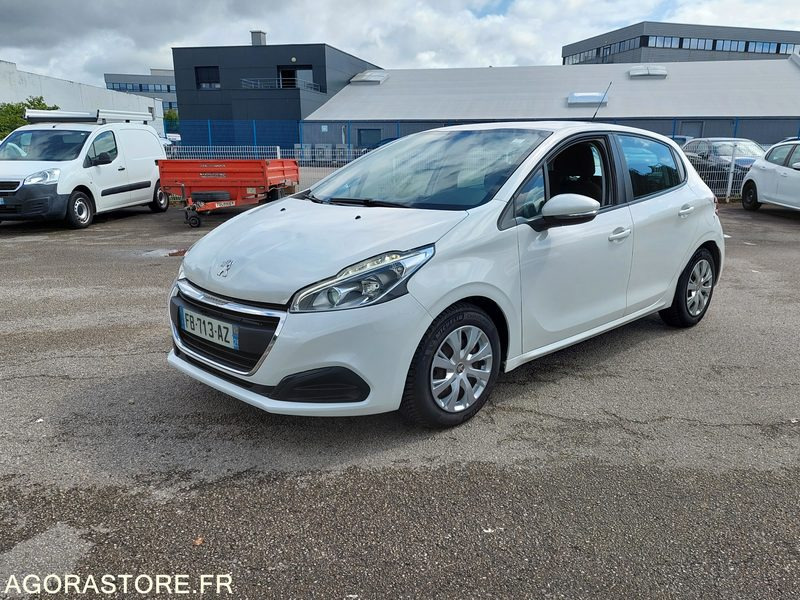 Peugeot 208 - 2018 - 111 261 kms- FB713AZ-ESSENCE - Легковий автомобіль: фото 1 Peugeot 208 - 2018 - 111 261 kms- FB713AZ-ESSENCE - Легковий автомобіль: фото 1