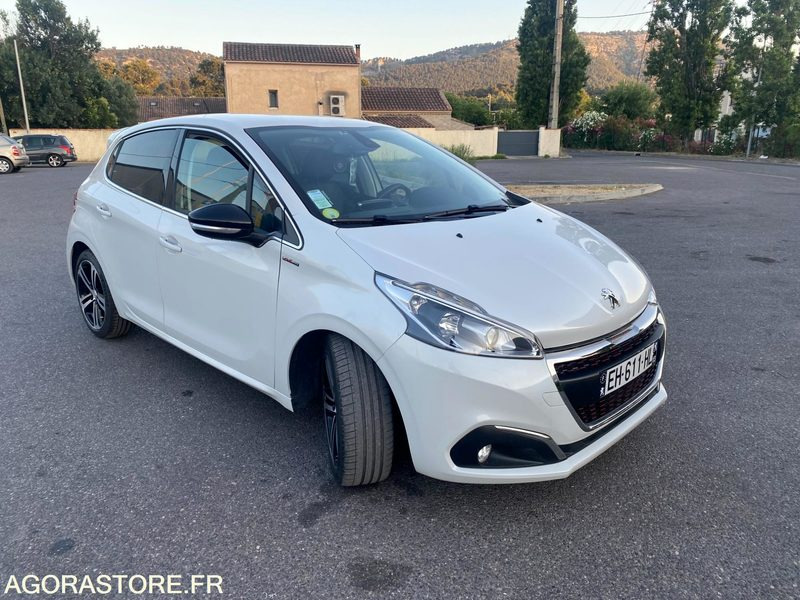 Peugeot 208 gt line - 2016 - 94384km - Легковий автомобіль: фото 1 Peugeot 208 gt line - 2016 - 94384km - Легковий автомобіль: фото 1