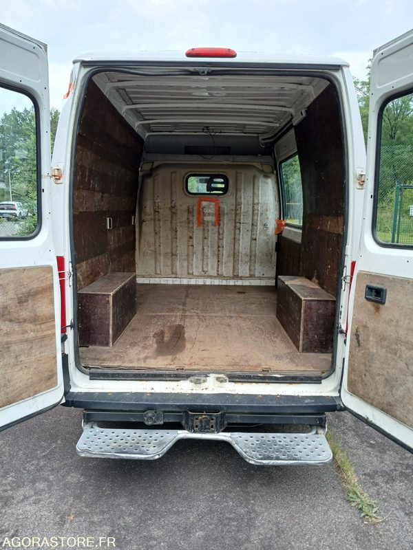 Peugeot Boxer (51802) - Суцільнометалевий фургон: фото 3 Peugeot Boxer (51802) - Суцільнометалевий фургон: фото 3