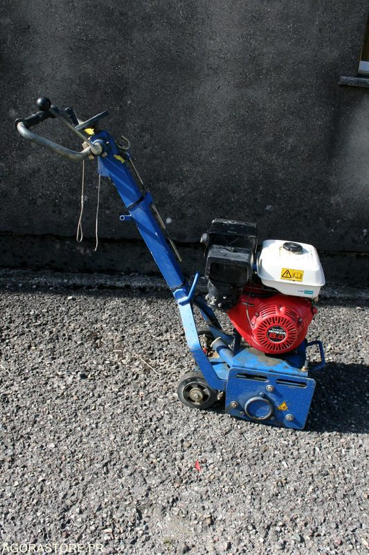 RABOTEUSE BLASTRAC 250 - Затирочна машина: фото 1 RABOTEUSE BLASTRAC 250 - Затирочна машина: фото 1