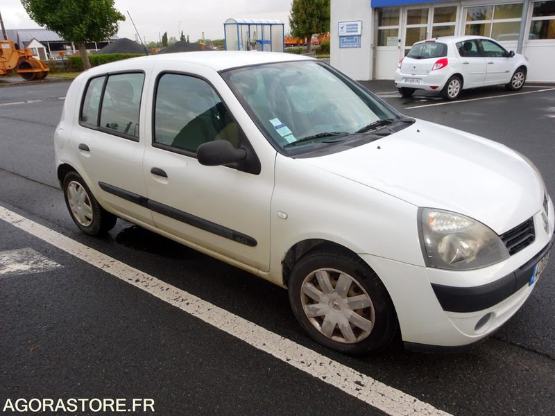 RENAULT CLIO - 2005 - 169150KM - Легковий автомобіль: фото 4 RENAULT CLIO - 2005 - 169150KM - Легковий автомобіль: фото 4